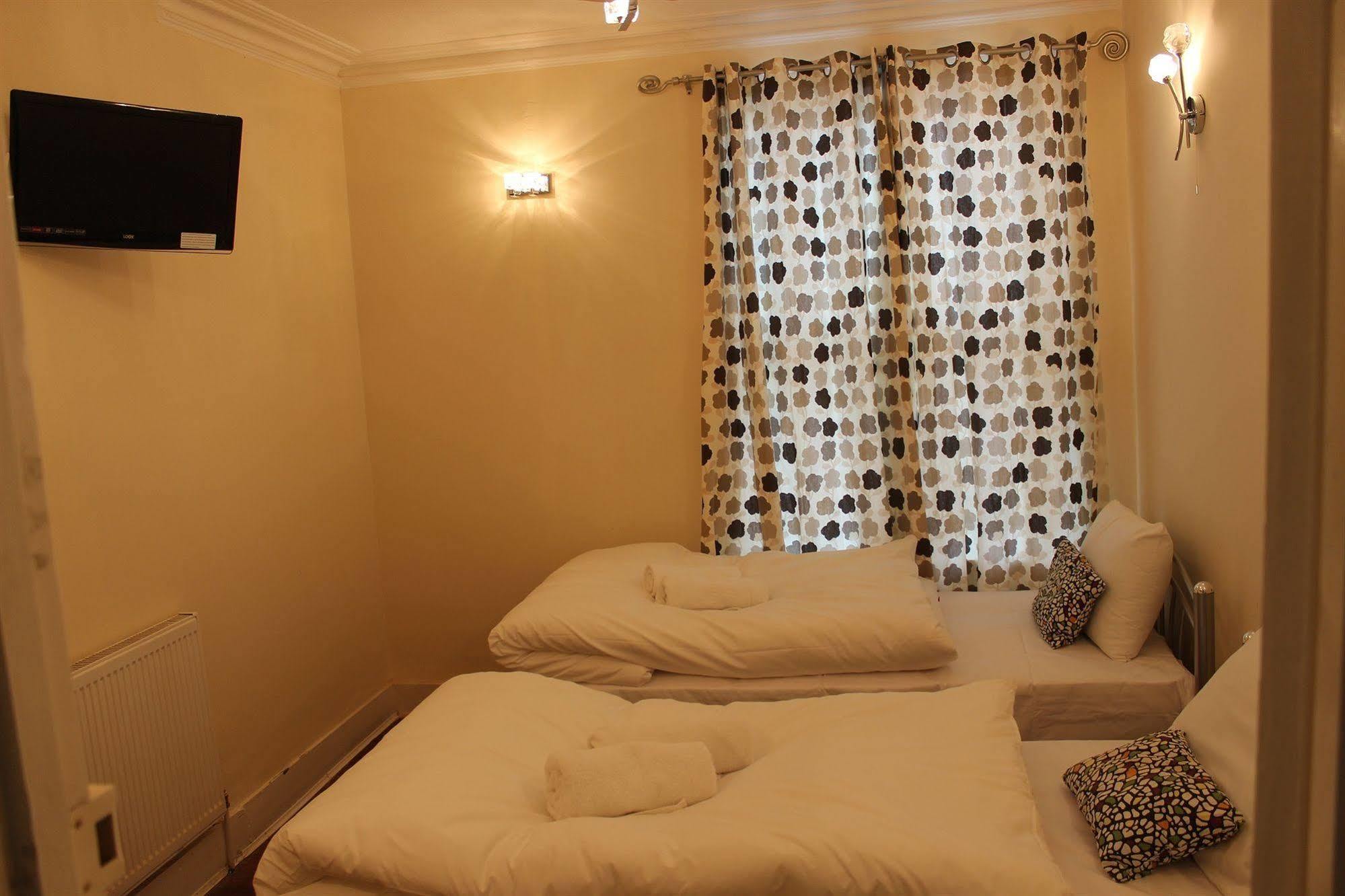 Avenue Inn Илфорд Экстерьер фото
