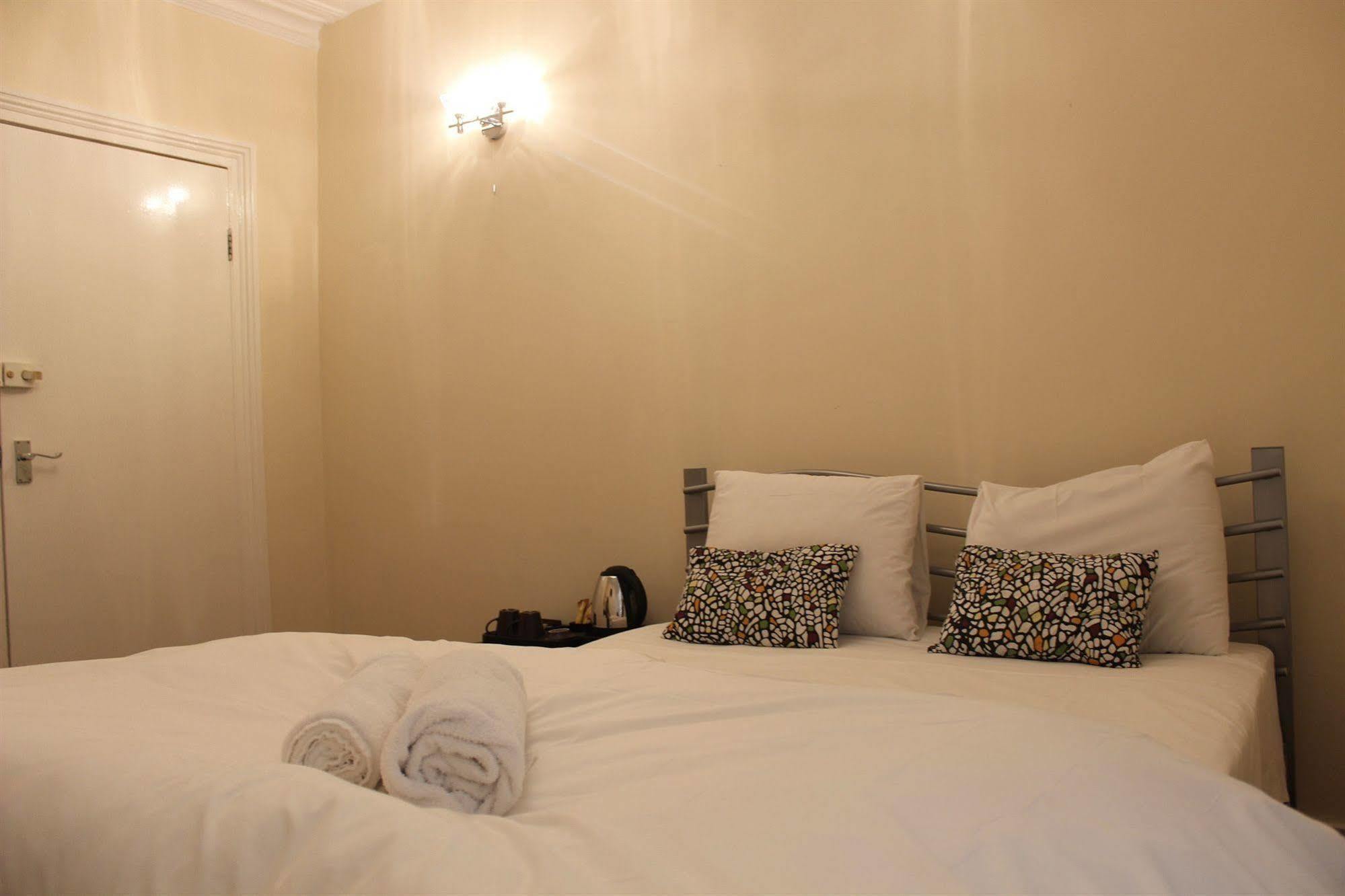 Avenue Inn Илфорд Экстерьер фото