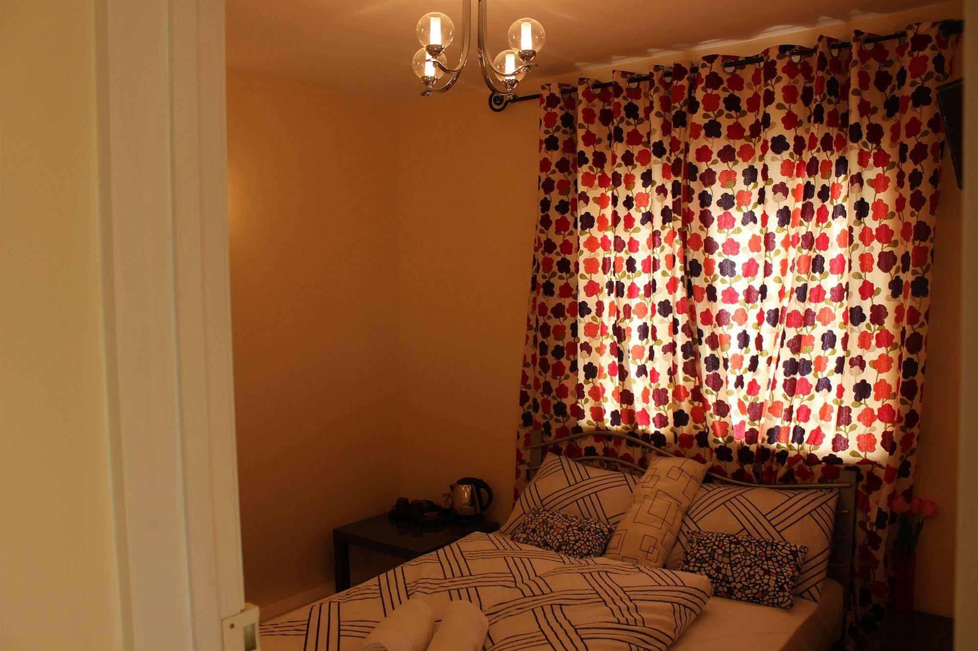 Avenue Inn Илфорд Экстерьер фото